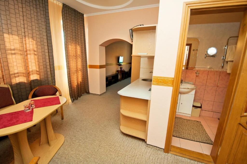 Atrium Ξενοδοχείο Mykolaiv Δωμάτιο φωτογραφία